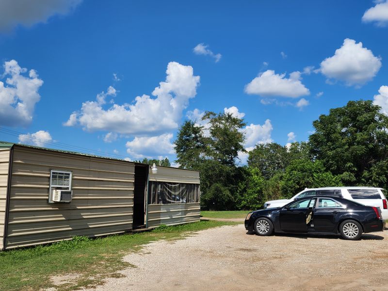 Fred's BBQ House, Headland