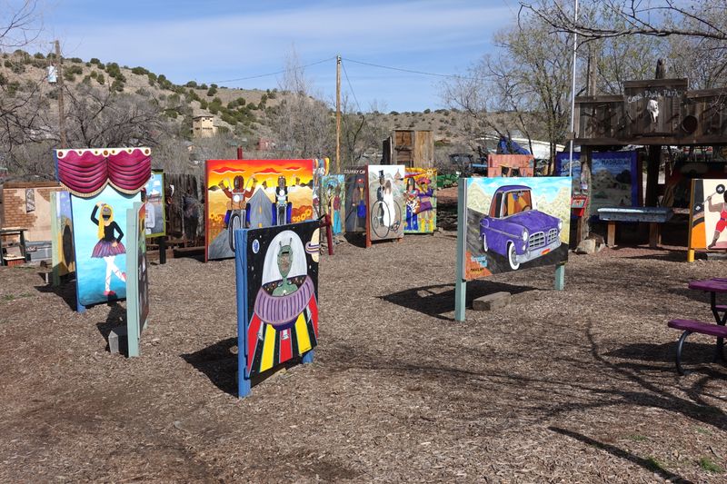 Artistic Hub on the Turquoise Trail