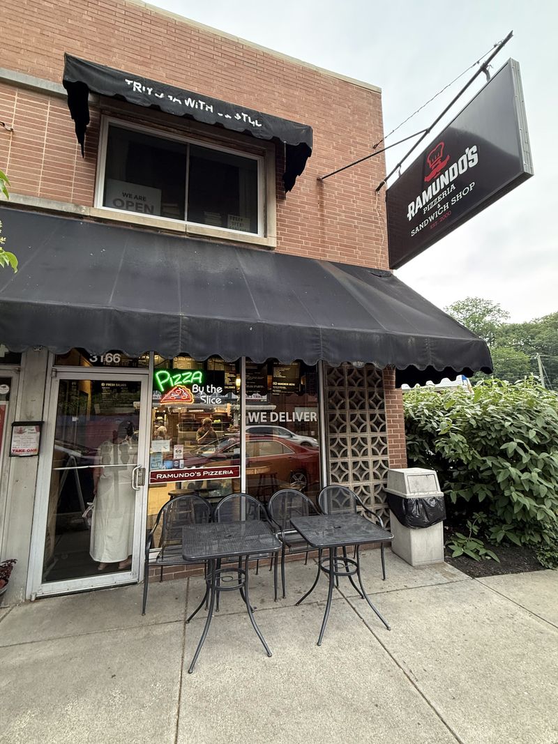 Ramundo's Pizzeria, 3166 Linwood Ave, Cincinnati, OH 45208