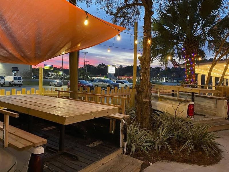 Bubba’s Bistro, 3881 US-17, Richmond Hill, GA 31324