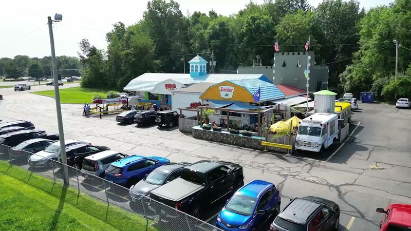 Mike's Place Drive-In in Kent