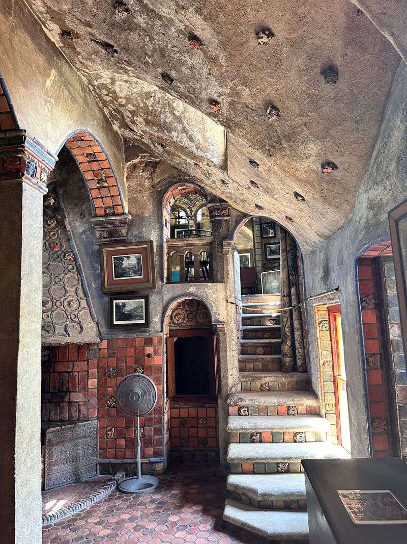 Winding Passages That Stir a Sense of Discovery