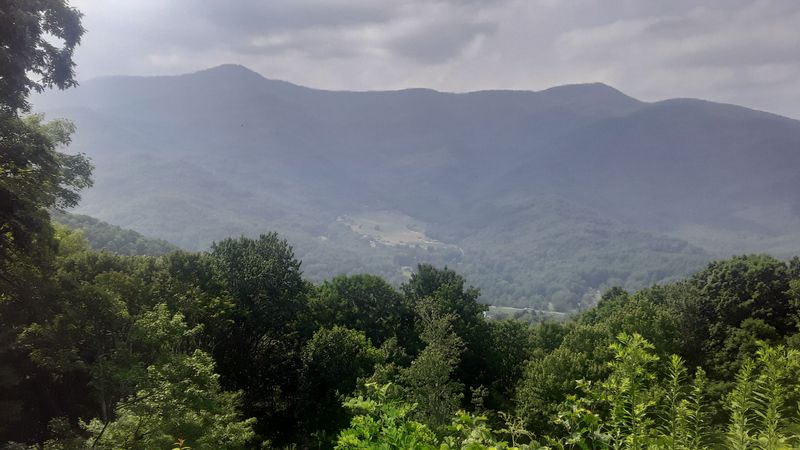 Scenic Pull-Offs That Give Travelers a Break From Busy Highways