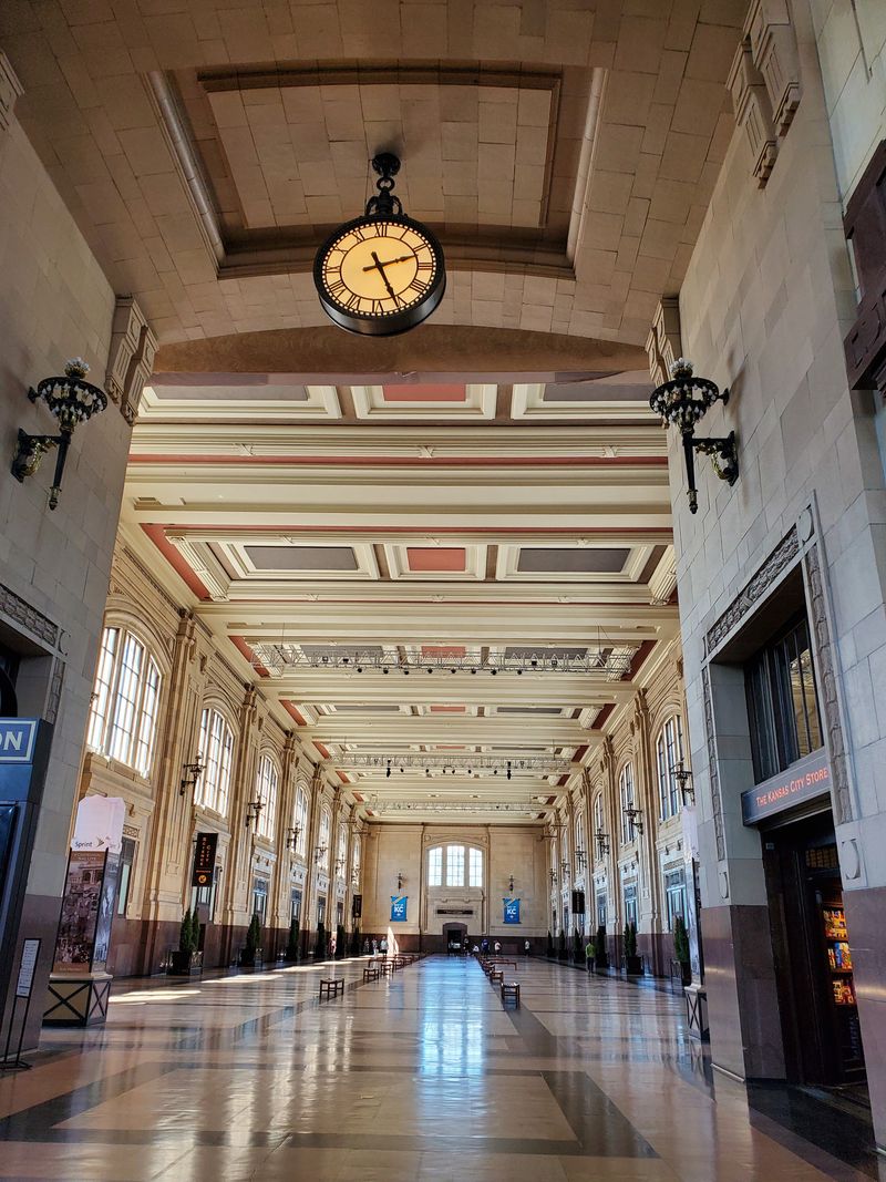 Bonus Stop: Railfan pause at Union Station concourse views