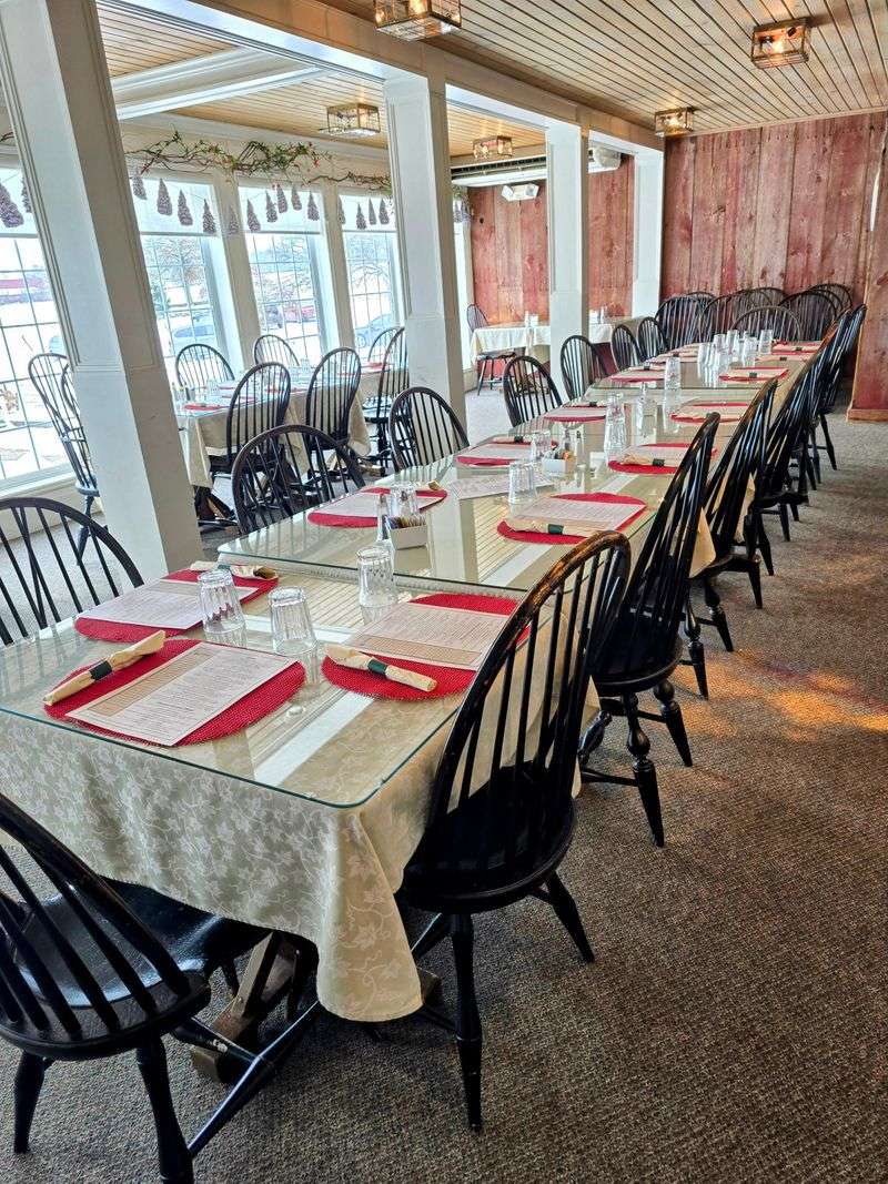 Pine Tree Barn and Granary Restaurant, Wooster