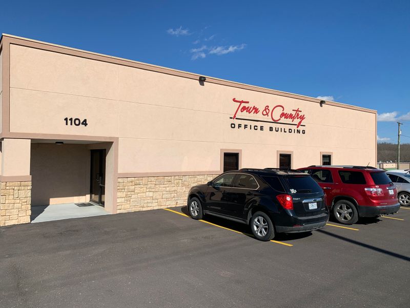 Town & Country Supermarket, Glen’s Smokehouse, 117 S Main St, Salem, MO 65560