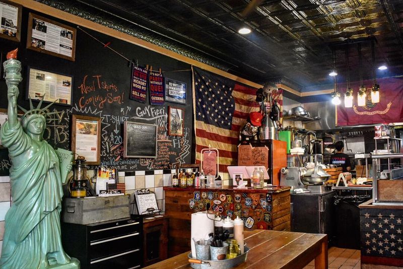 Red White and Que Smokehouse