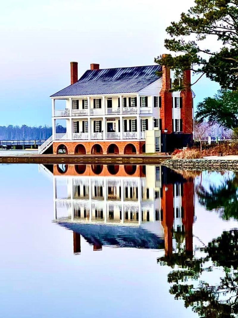 Edenton’s Waterfront Wrapped in Quiet