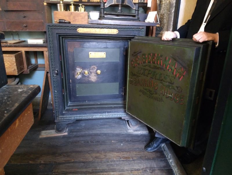 The Beekman Bank Building's Frozen Fortune