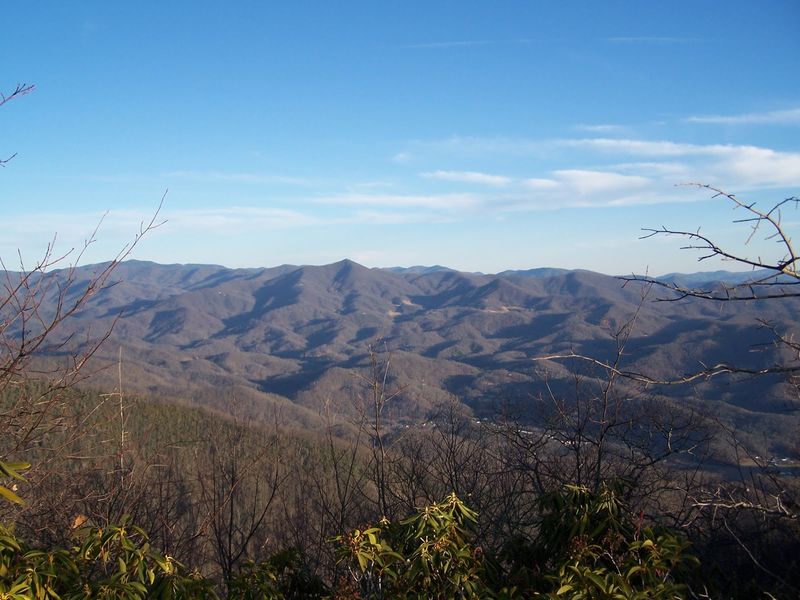 Mountain Roads That Offer Calm Views With Minimal Traffic