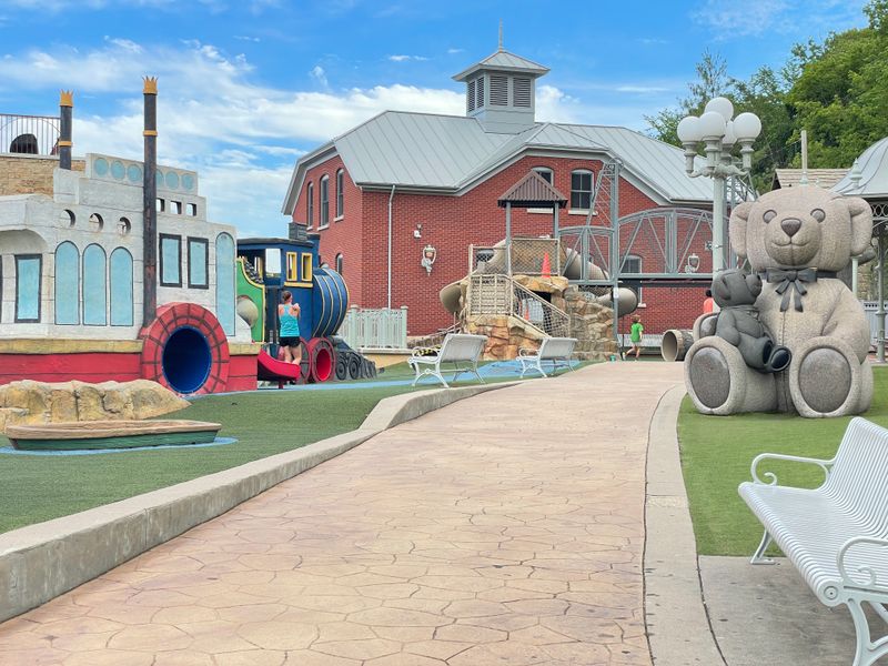 Teddy Bear Park And Photo Ready Overlooks