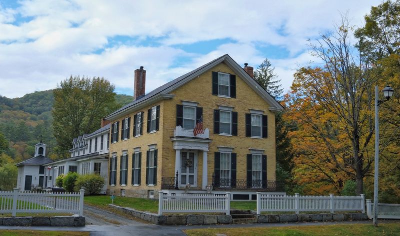 Inns and Lodges That Reinforce the Warm Atmosphere