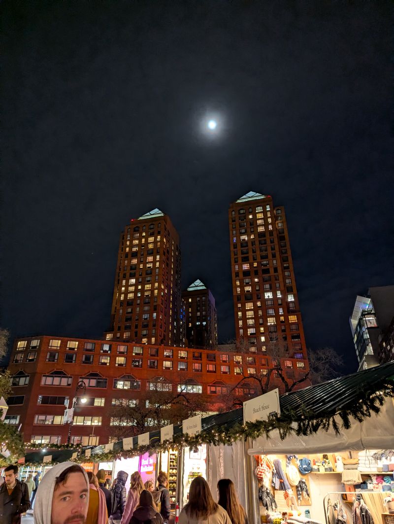 Festive Dining Experiences at Surrounding Restaurants