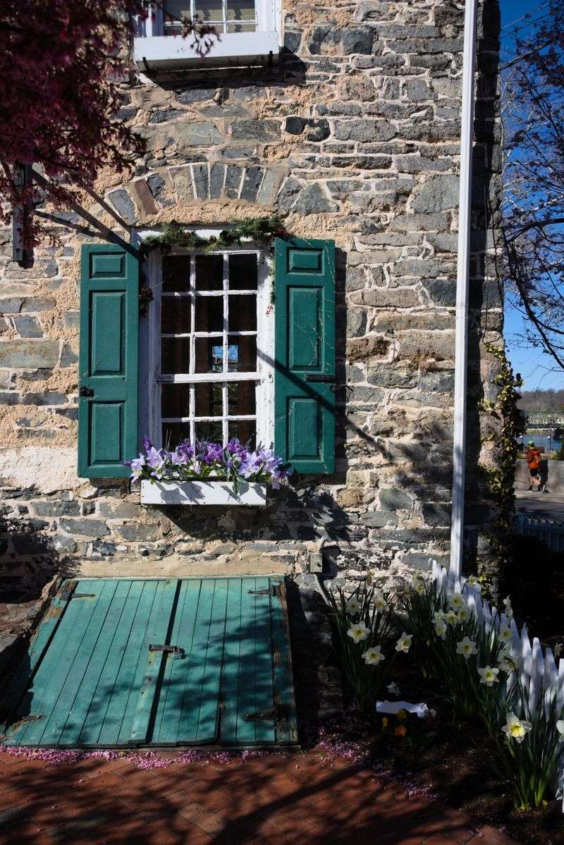 Dining That Matches the Season