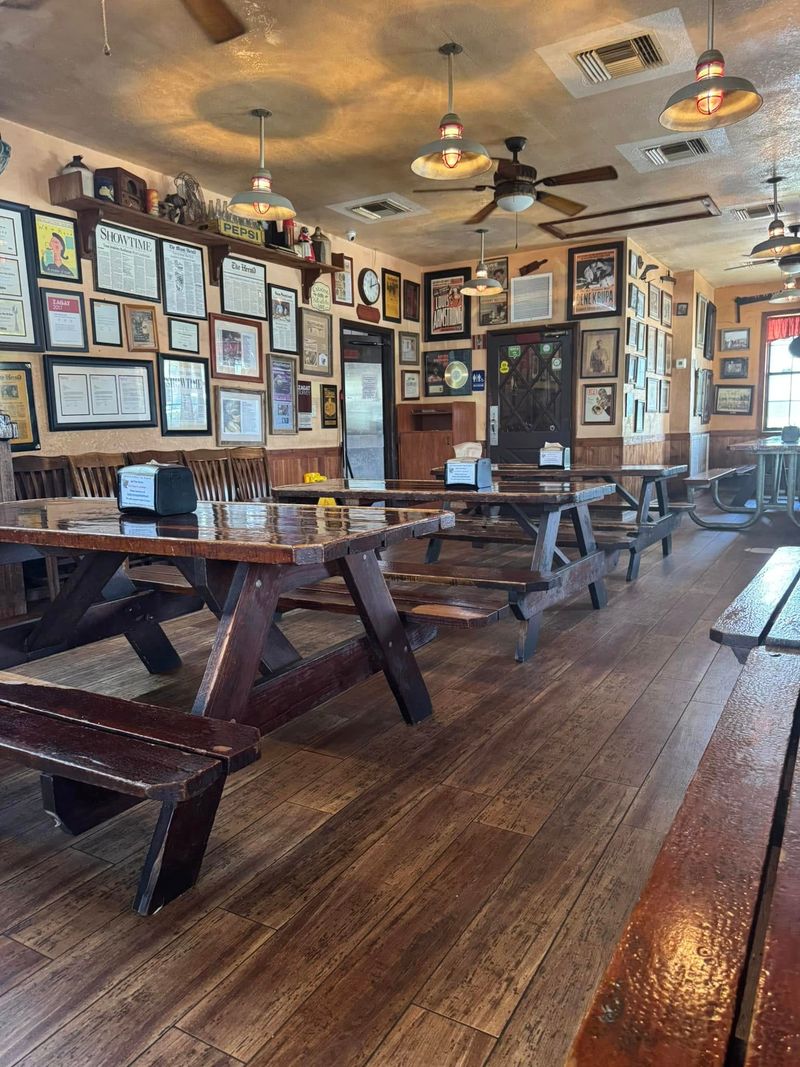 Tom Jenkins' Bar-B-Q