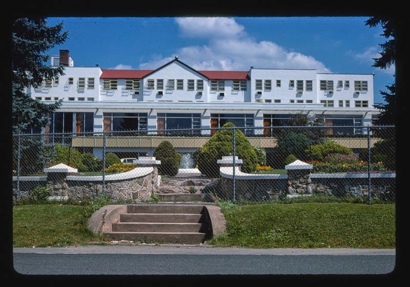 Pines Hotel