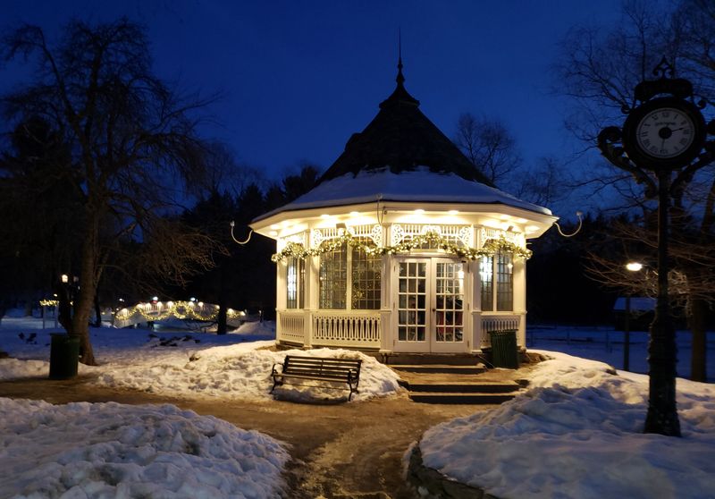 Jackson Village Loop Stroll