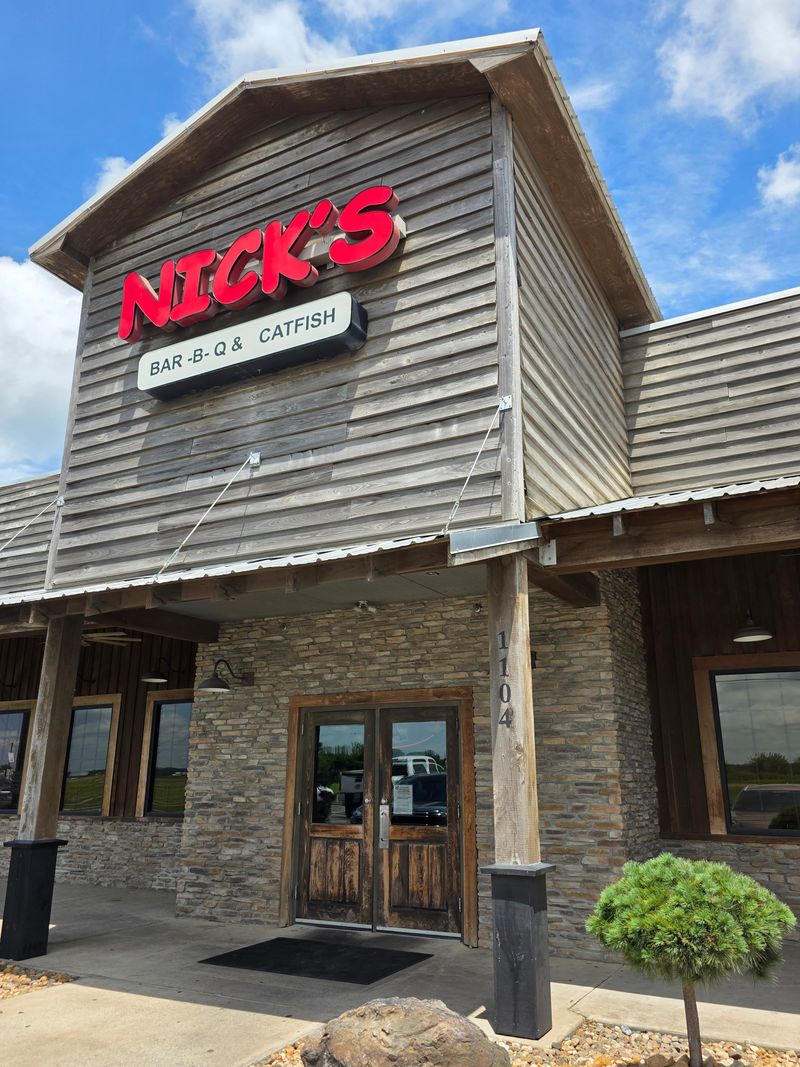 Nick’s Bar-B-Q & Catfish, Carlisle