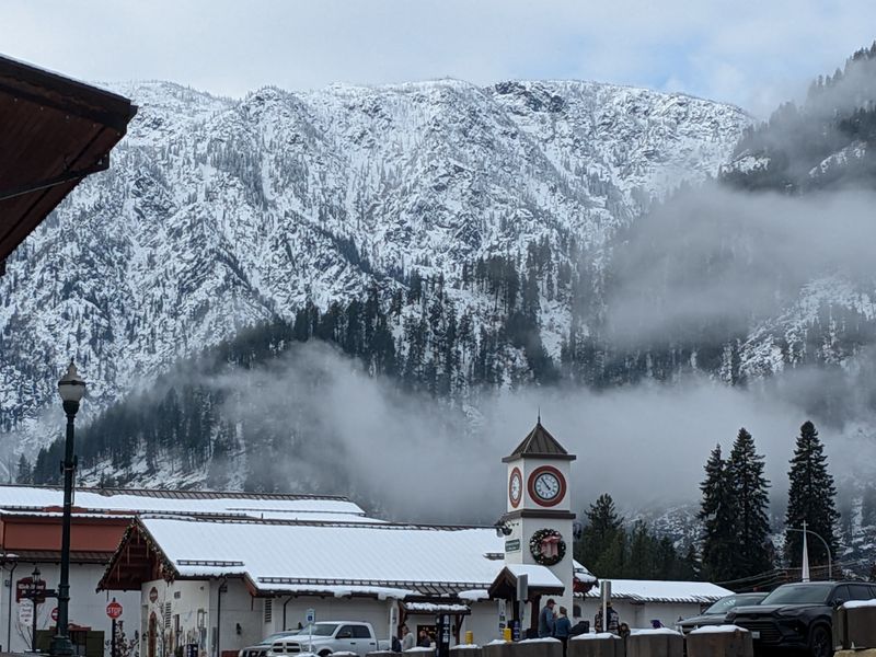 Carolers, Choirs, and Street Performances