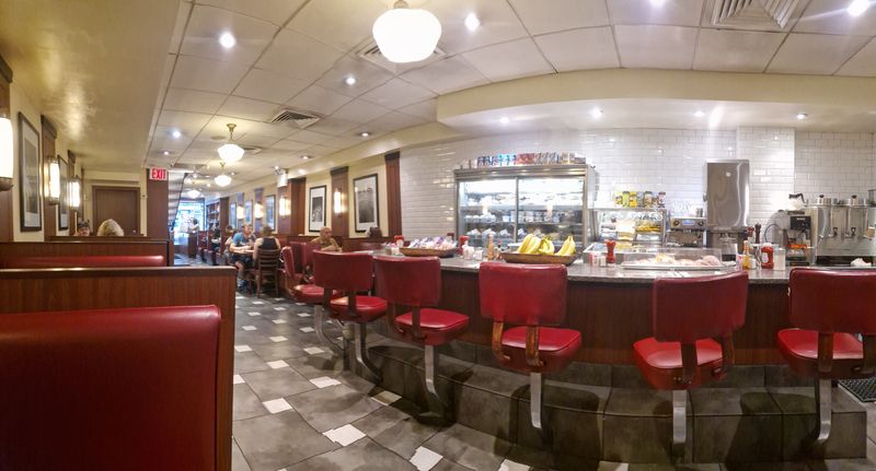 Counter Seats, Front Row Show