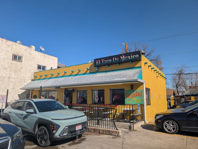 The No-Frills Atmosphere That Lets the Food Shine