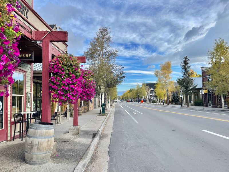 Holiday Shopping on Historic Main Street
