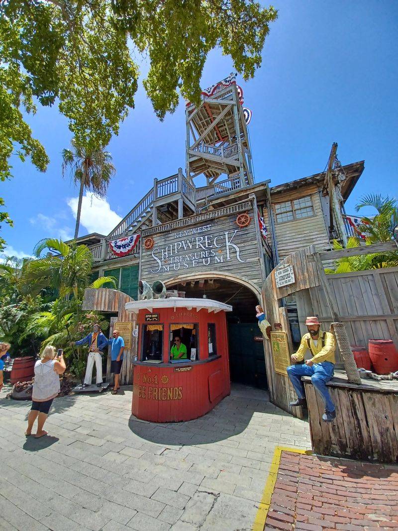 Exploitative Pricing and Tourist Trap Tactics