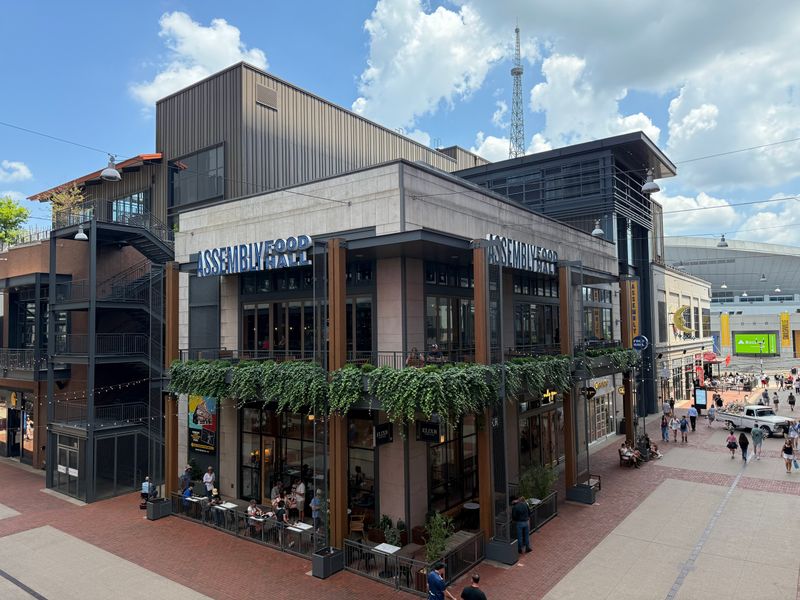 Long Waits Everywhere Near Assembly Food Hall at Fifth + Broadway