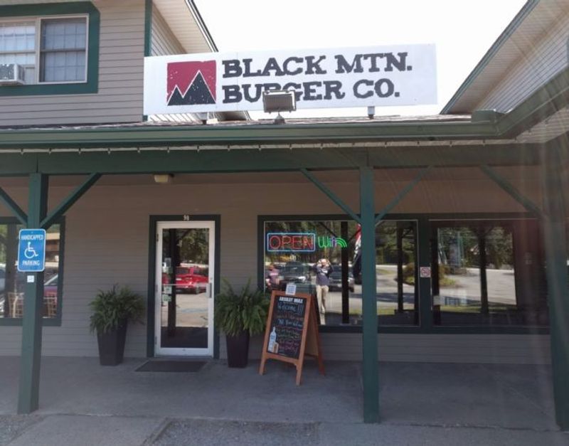Black Mountain Burger, Lincoln
