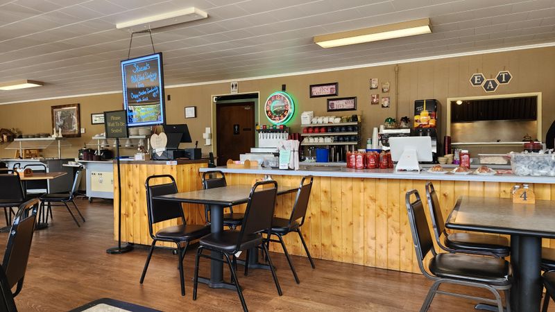 Three Seasons Cafe, Manistique