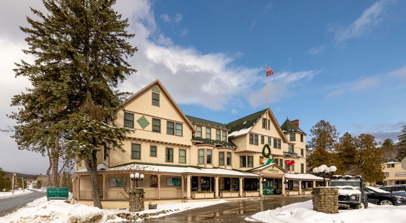 Wentworth Hotel Porch Lights