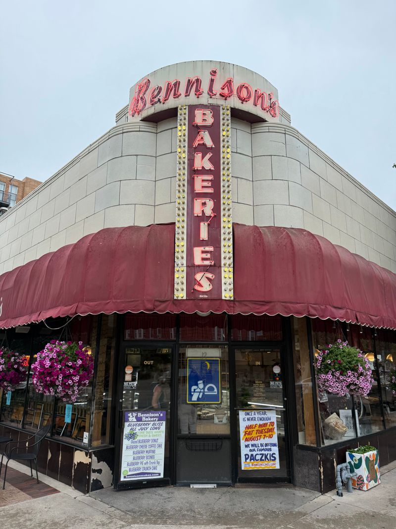 Bennison's Bakery, 1000 Davis St, Evanston, IL 60201