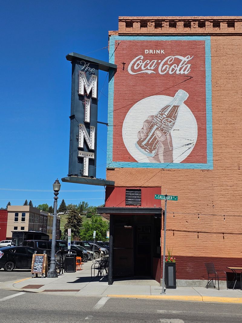 The Mint Bar and Grill