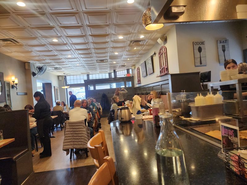 Ligonier, Kitchen on Main