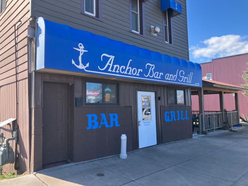 Anchor Bar & Grill, Superior