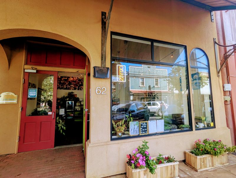 SixtyTwo MarcKet, Wailuku, Maui