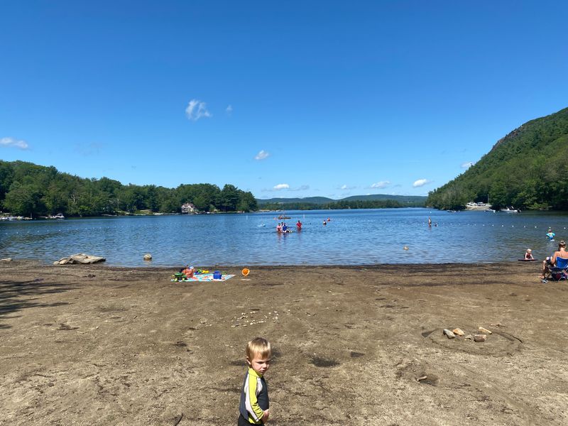 Megunticook Lake outlook at Barrett's Cove