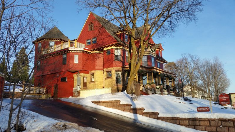 Forest Trails and Bluffs That Shape the Town’s Winter Personality