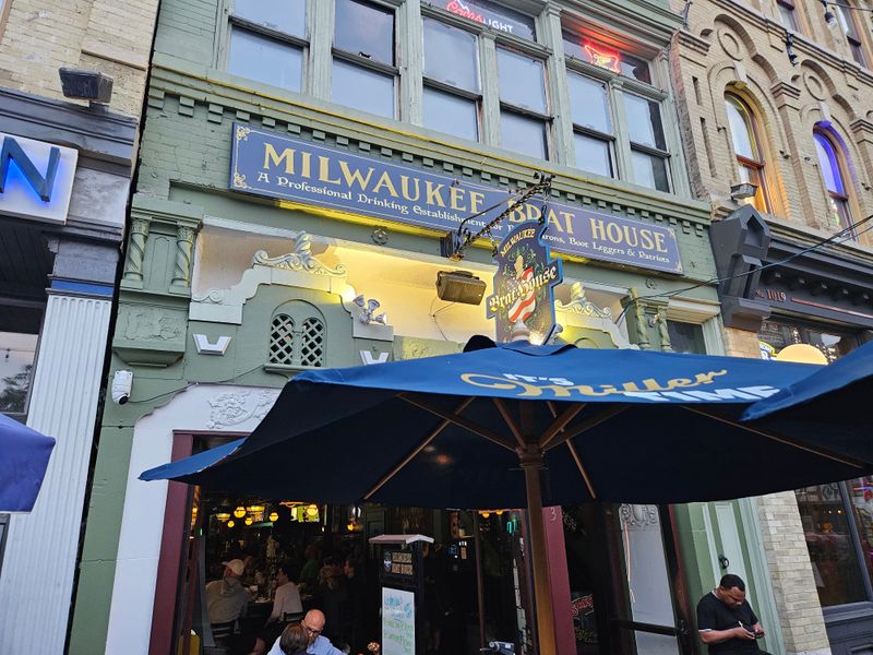 Milwaukee Brat House, Milwaukee