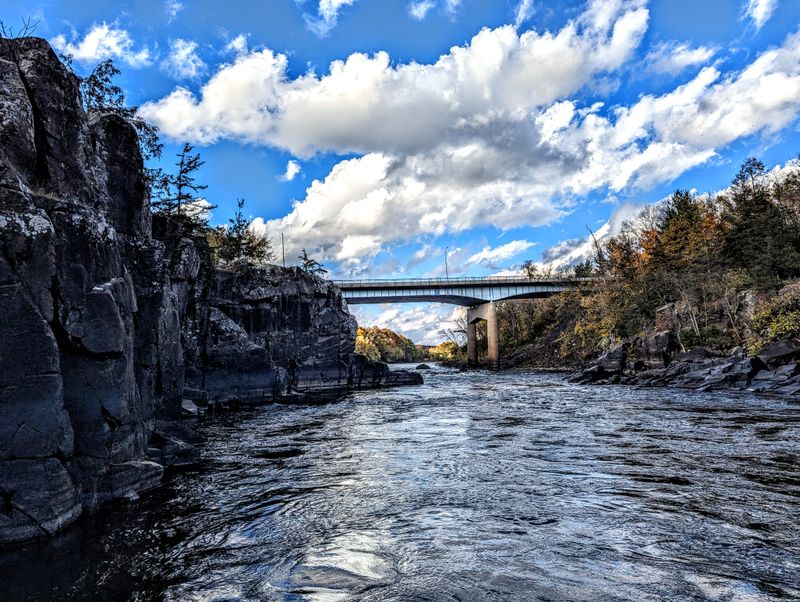 Taylors Falls' Scenic Valley Wonderland