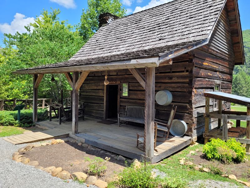 Peaceful Accommodations