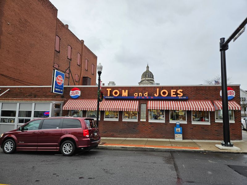 Tom & Joe’s Restaurant