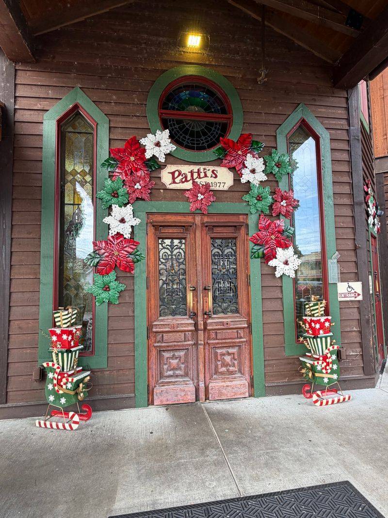 Patti's Festival of Lights, Grand Rivers