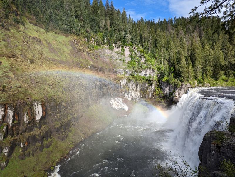 The Frozen Waterfall That Feels Straight Out Of Narnia
