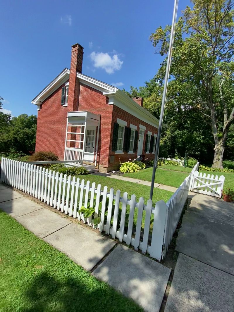 Milan: Edison's Birthplace in Picturesque Surroundings