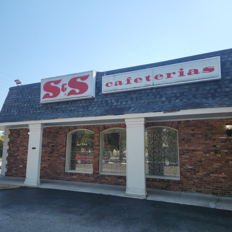 S&S Cafeteria, 1102 Baytree Rd, Valdosta, GA 31602