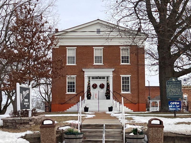 Mount Pulaski Courthouse State Historic Site