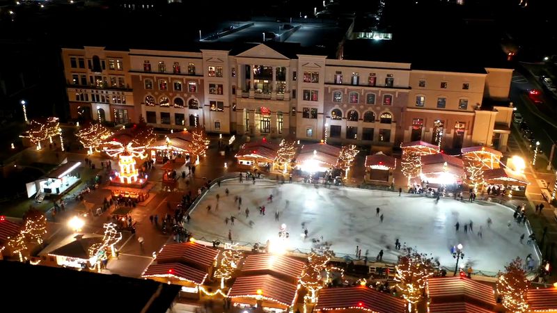 Seasonal schedules and insider timing