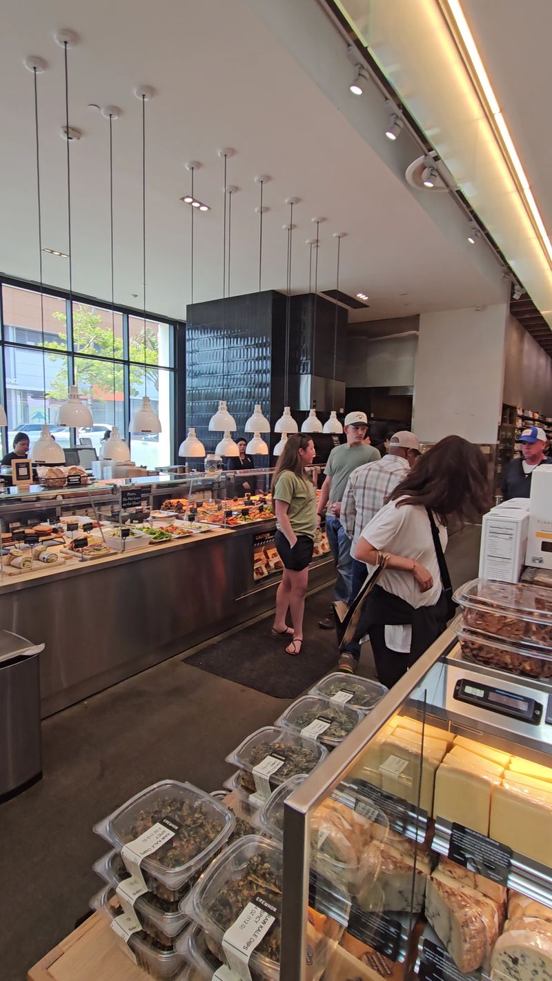 Erewhon Hot Bar and Cafe