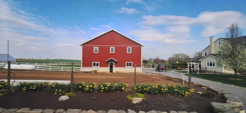 Simple Architecture Without Modern Additions